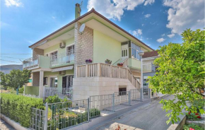 Gorgeous Apartment In Trogir With Wifi